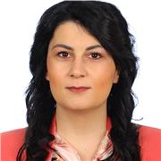 Laureata in Lingue e Letterature Moderne impartisce lezioni di Spagnolo e Francese